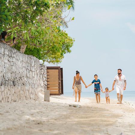 Club Serena Resort Moalboal Exterior photo